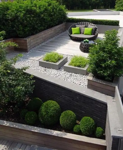 庭院设计:1个有屋顶花园,有地面花园的院子,1个院子2种感受