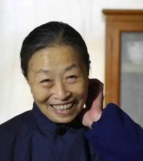 奶奶辈女演员今非昔比,有貌美如花,有风烛残年,岁月催人老 - 奶奶演员