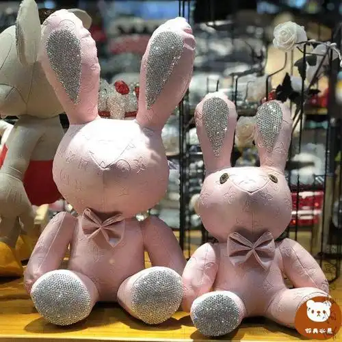 lv公仔定制镶钻玩偶带水钻兔子公仔布娃娃车饰品客厅摆件玩具礼品西瓜