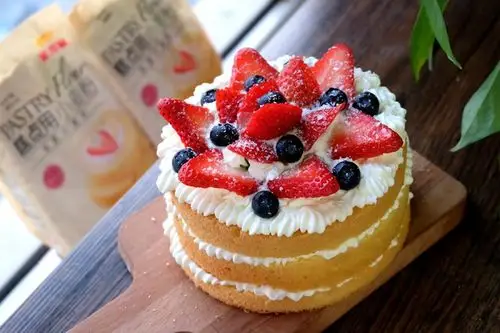 草莓奶油蛋糕成品图