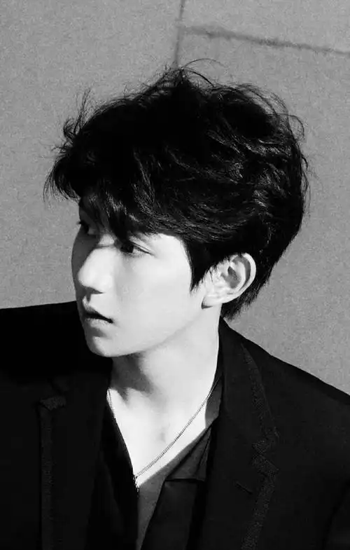 王源上影节出图##王源电影盗火者