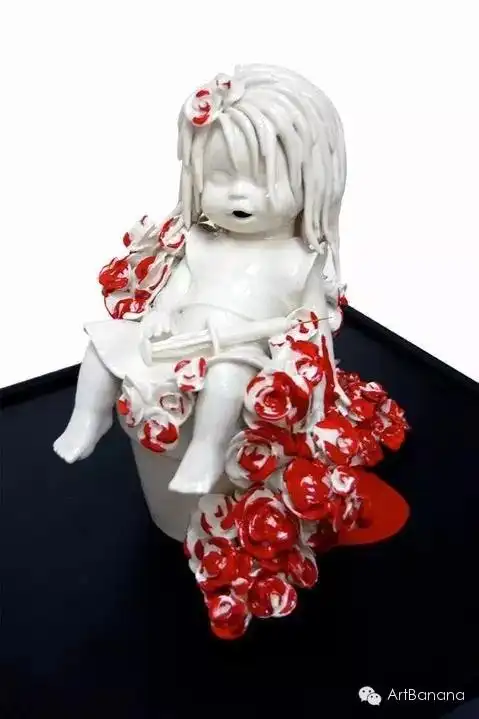 晕血慎入:白花花的瓷娃娃做着恐怖的事儿