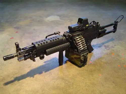 m249"大菠萝"服役已经36年,性能优异,但是已经不能满足作战!