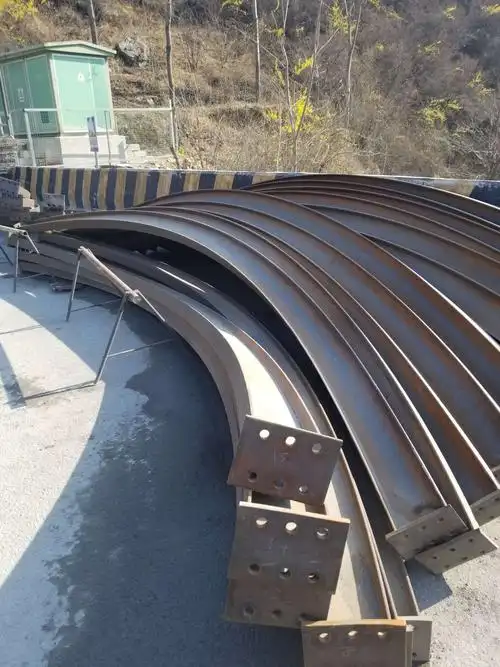 制作完成的钢拱架