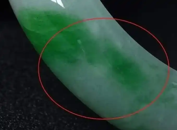 造假老套路,酸洗翡翠伤身还伤钱包!真的没有办法甄别吗?