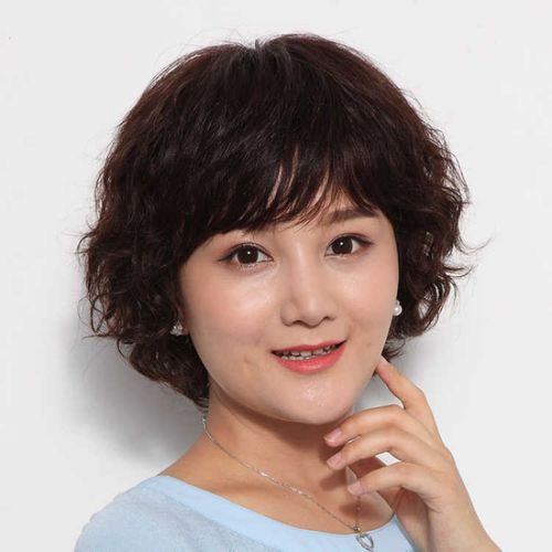 中年妈妈适合什么发型?这么理发再也不显老!-图2
