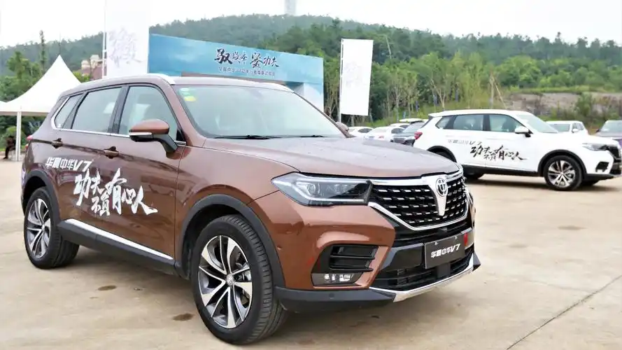 华晨中华v7:原汁原味"宝马"芯,百公里加速仅8.7秒