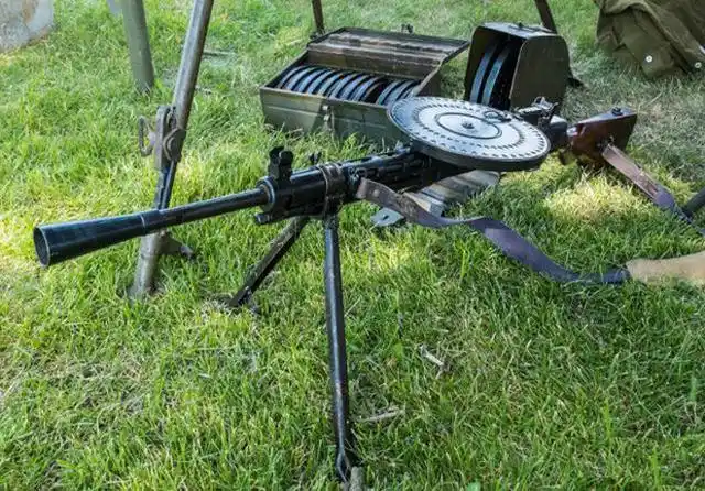 群战神器大盘鸡机枪