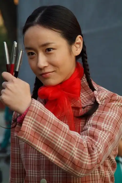 丁莉《人活一张脸》剧照