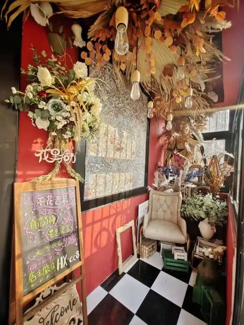 99这么宝藏的手作小店,就在《最好的我们》取景地青岛二中分校对面