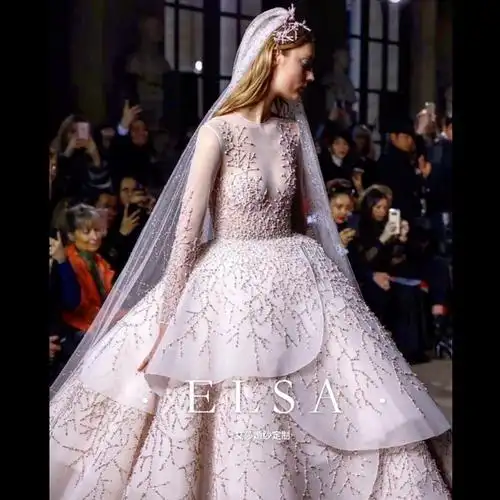 婚纱重工奢华长拖尾