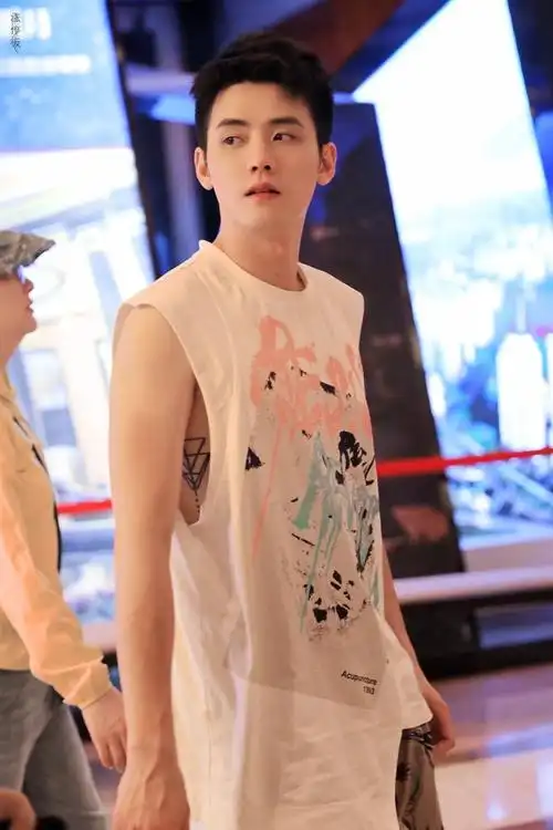 任豪 认真努力积极向上