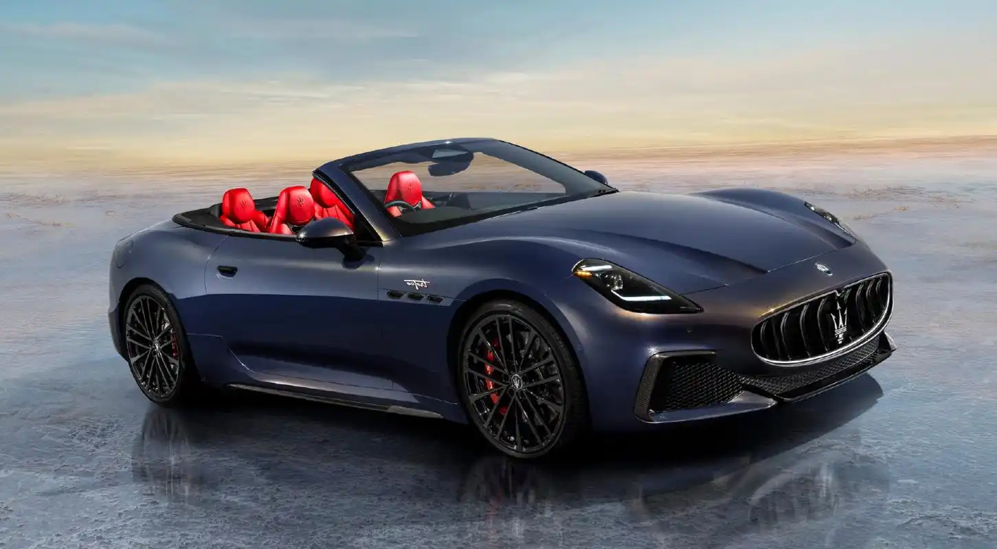 玛莎拉蒂grancabrio敞篷跑车trofeo版