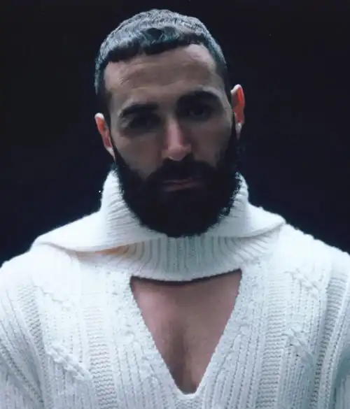 当霸王龙穿上复古西装来看看走在时尚最前沿的本泽马