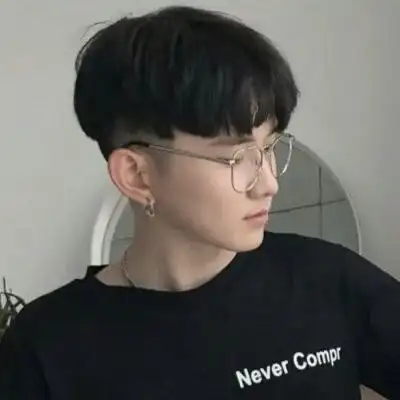 清新帅气戴眼镜的男生头像