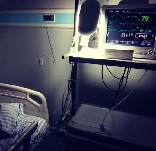 医院心血管内科自胸痛中心成立以来,开通绿色通道,绕行急诊,ccu病房