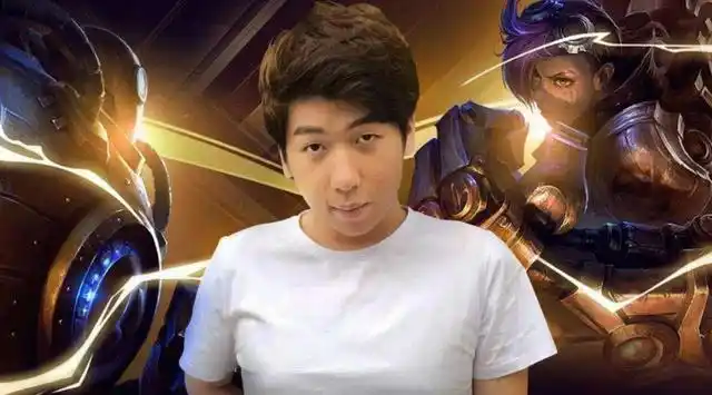 lol一姐小米粥上头,首次露素颜开撕炫神!歪嘴又丑敢开摄像头吗