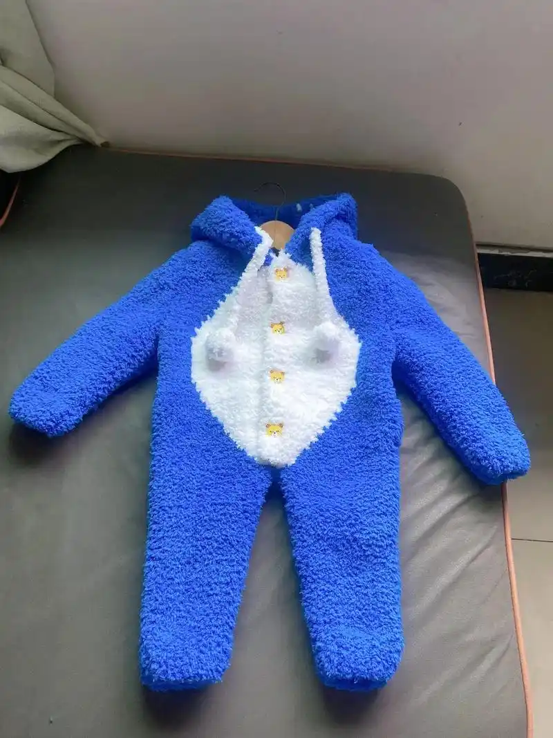 纯手工为宝宝编织的毛衣每一针每一线都凝聚着妈妈的爱连体衣更是如此