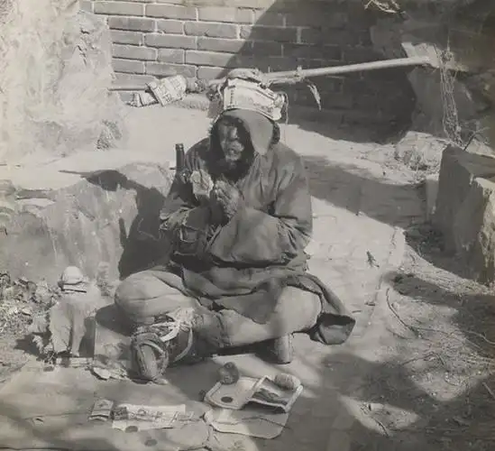 那些穿破衣的乞丐让人心酸