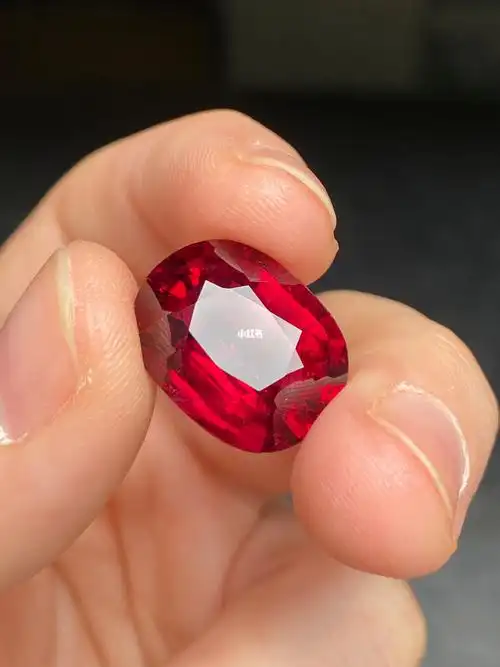 17克拉鸽血红碧玺