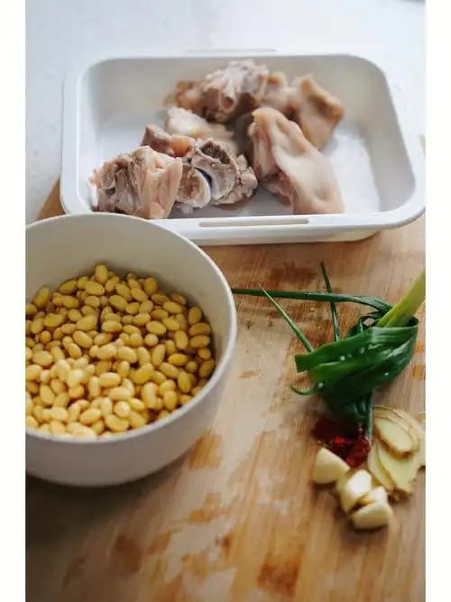 黄豆炖猪蹄附做法这就开始长秋膘了