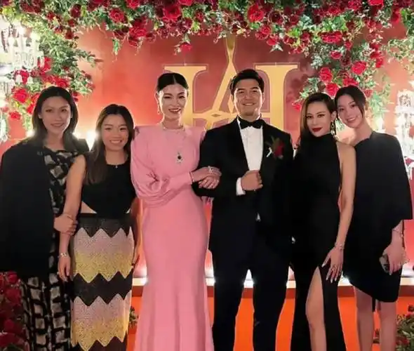恭喜香港知名富三代花两百万补办婚礼众名媛阔少出席场面热闹