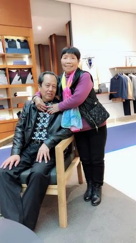 老太太老爷子身体永健康!快乐永相伴