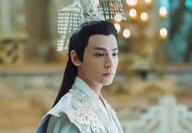 这部作品是根据同名小说改编而成,原剧中锦觅,旭凤,润玉之间的故事更