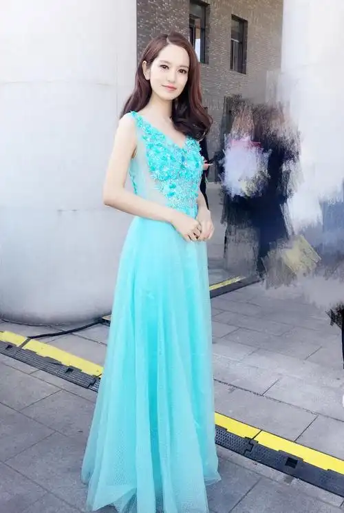 肖茵清新写真曝光 俏皮灵动宛如氧气精灵