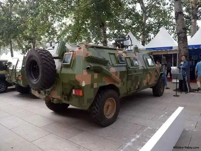 东风csk141轻型防护车