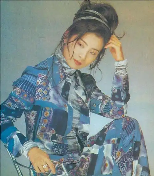 岳翎yue ling的图片