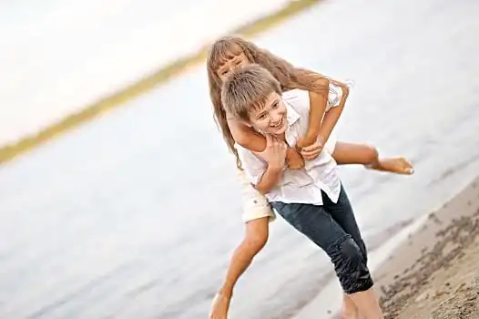 博茨瓦纳,非洲头像,男孩,女孩,玩,海滩红色,跑,淡水,湿地,航拍
