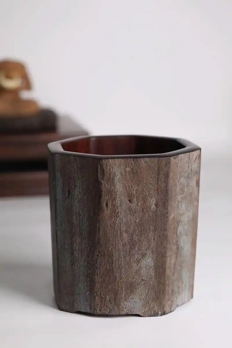 小叶紫檀收藏级八角笔筒.
