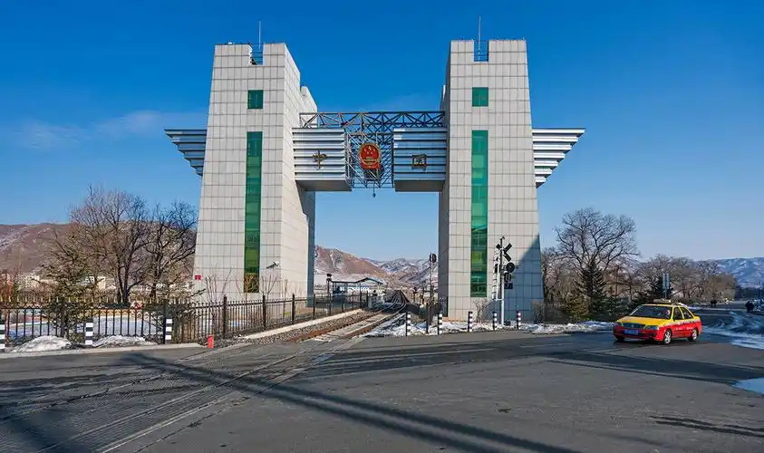 中朝边界图们国门.