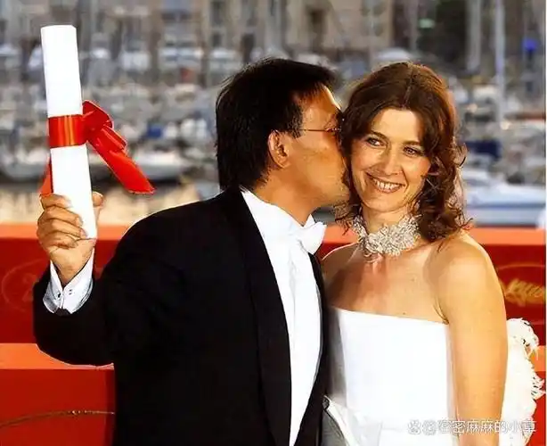 宁静出淤泥而不染年过50不结婚不恋爱风采依旧在