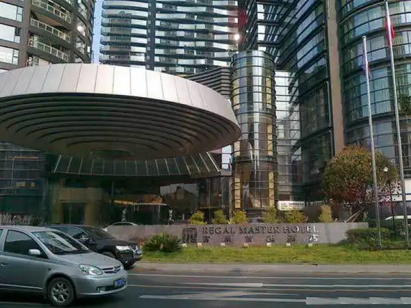 桐梓林地铁口 首座精装套二 低价出售 带地暖急售!