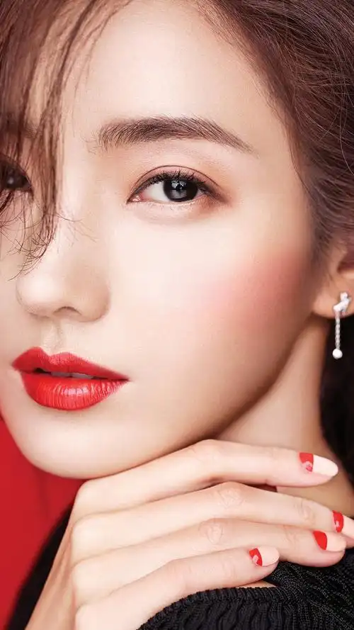 红唇韩国女神iphone 6s高清手机背景免费下载