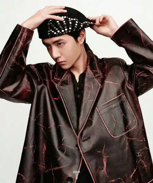 分享一些贝雷帽小博#王一博的考古日常