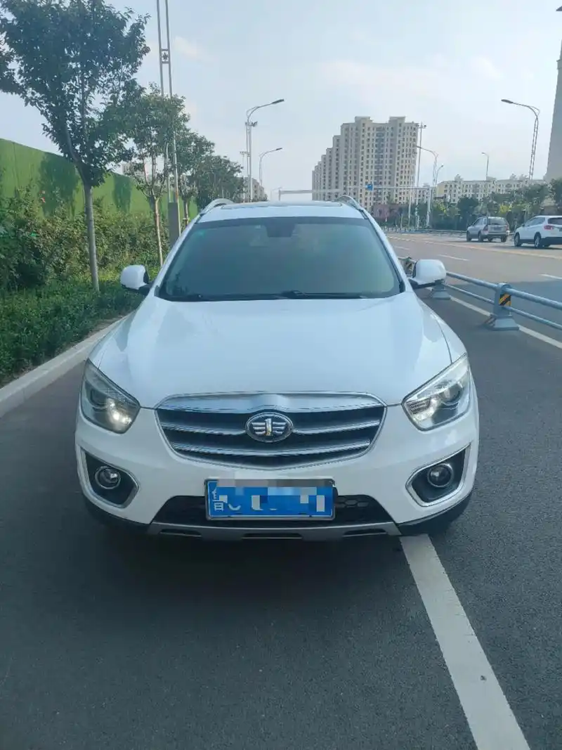 新到15年一汽奔腾x80suv越野一台