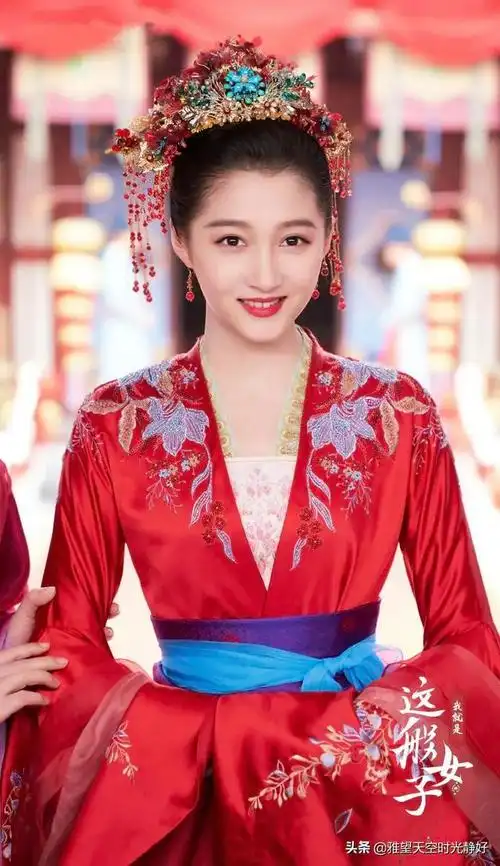 古装女明星图片唯美古风(盘点那些一眼就忘不了的古装红衣女神—一袭