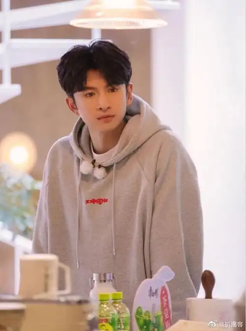 《朋友请听好》综艺节目中,张云龙说谢娜撑起了节目的颜值半边天