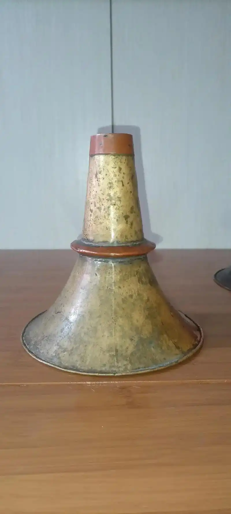 清代时期纯手工打造的老黄铜唢呐碗,保存的很好,包浆一流,稀少 - 抖音