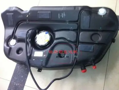 荣威550车的油箱是采用的工程塑料油箱还是铁皮油箱