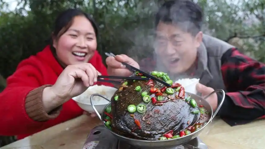 陈说美食胖妹吃大肘子 - 西瓜视频