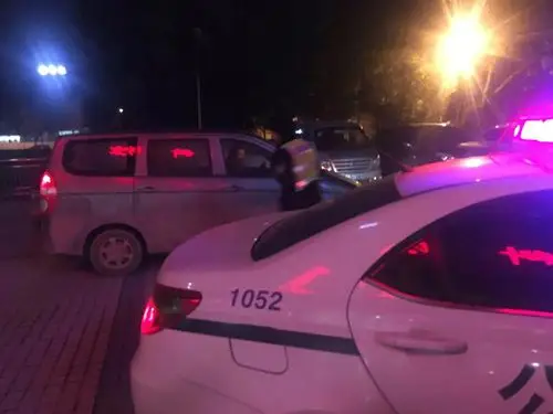 孩子烫伤严重急需转院治疗黄石民警开警车护送赢得宝贵治疗时间