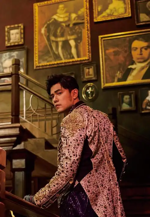 你们觉得周杰伦的颜值巅峰在哪个时期呢 卷毛伦 白毛伦 紫毛伦 摩天伦