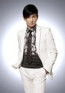 吴奇隆家庭简介