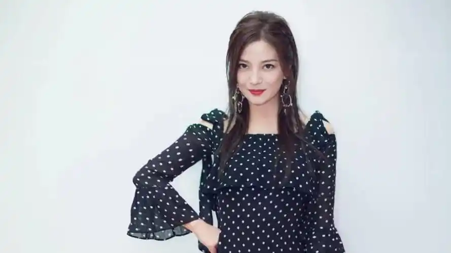 曝赵薇将于6月20日彻底复出,已更换新团队,重组工作室出发