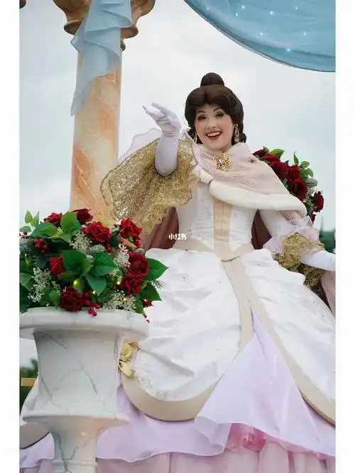 超美的贝儿公主冬日巡游裙子