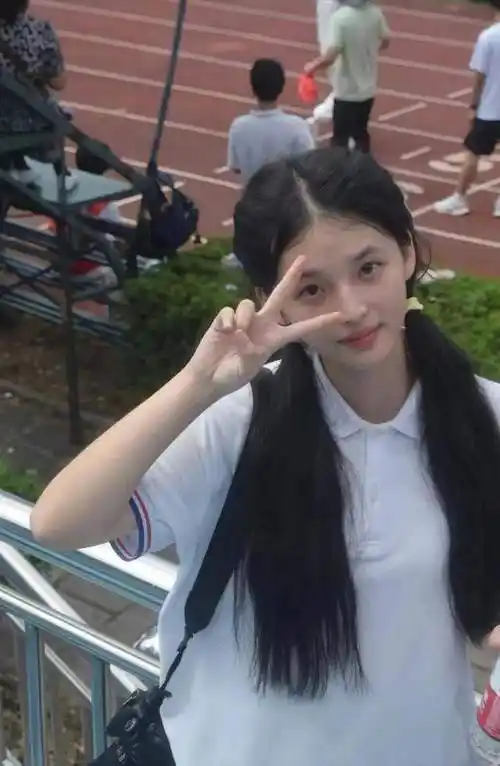 温州最美女校花北电艺考被曝作弊!已被取消考试资格!